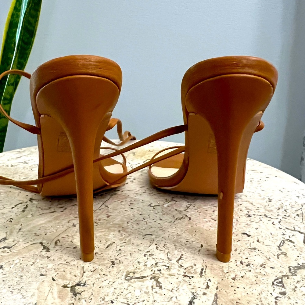 🔥🔥Elegant Tan Pretty Little Thing Tie Up Strappy Heels - Picture 4 of 7